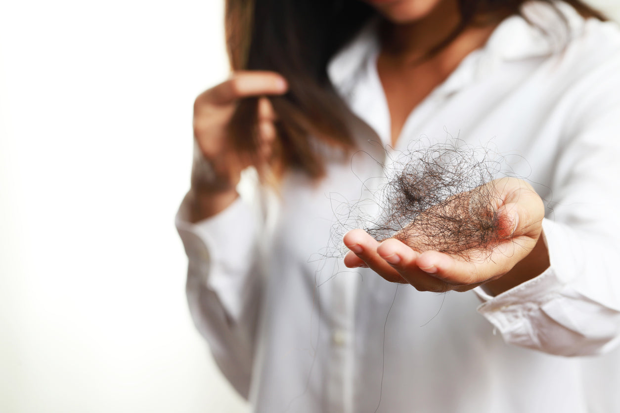 8 Expert Tips to Stop Hair Thinning: All You Need To Know
